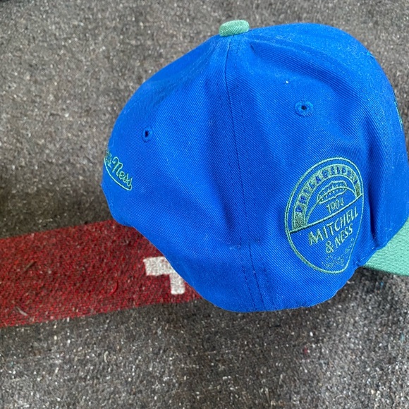 Brand new Mitchell & Ness cap - Picture 2 of 3